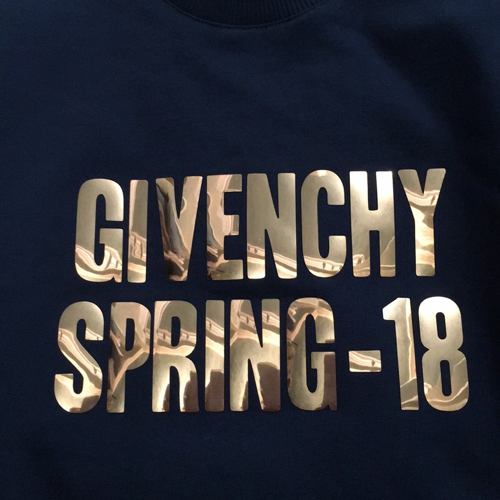Givenchy - Picture 2 of 4